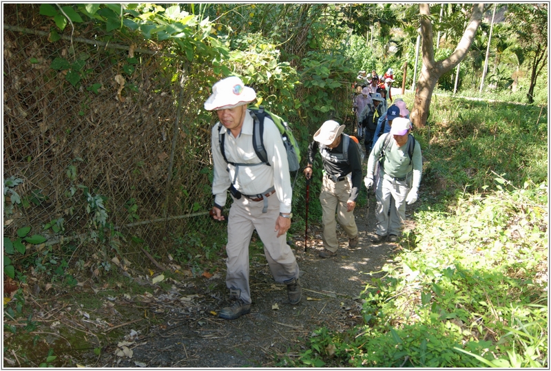 2012-10-07 10-03-54往登山口途中.JPG